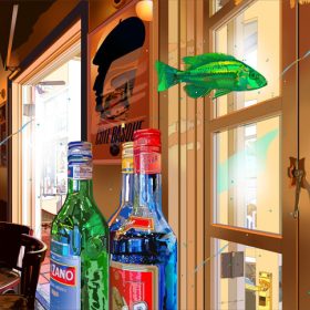 魚が迷い込んだバー